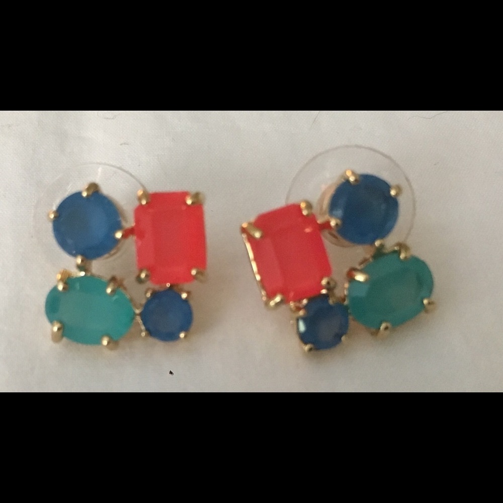 Earrings worn by celebrity